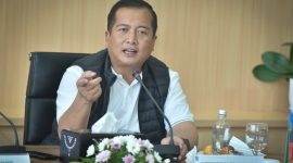 Menteri Lingkungan Hidup RI Mohammad Jumhur Hidayat bersama Gubernur NTB Lalu Muhamad Iqbal, para bupati dan wali kota se-NTB mengikuti Rapat Koordinasi dan Sinkronisasi Program Lingkungan Hidup di Aula Bank NTB Syariah, Mataram, membahas percepatan rehabilitasi hutan, pengelolaan sampah, dan pengendalian pencemaran.