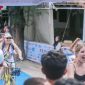 Terlihat sejumlah wisatawan asing bersepeda di kawasan wisata Gili Trawangan, Lombok Utara, sambil menikmati keindahan pantai dan suasana pulau yang menjadi salah satu destinasi unggulan pariwisata Nusa Tenggara Barat.