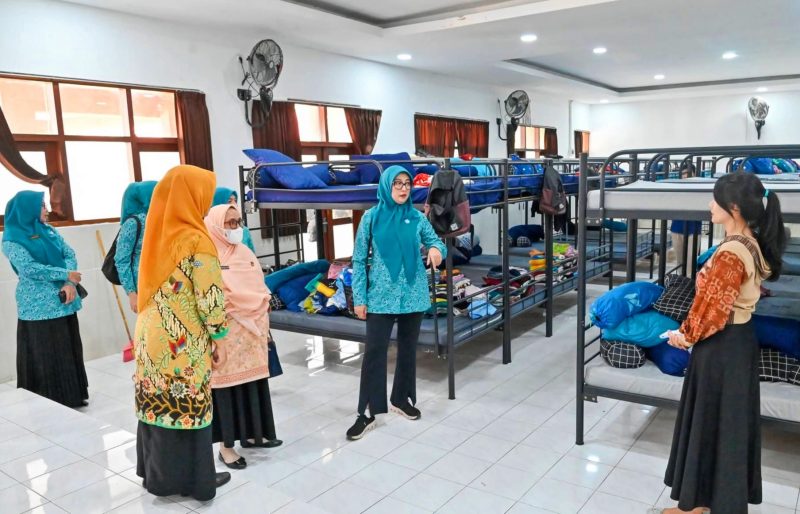 Sekolah Rakyat NTB, Bocah Hafal 7 Juz, Sekolah Rakyat Lombok Barat, Pendidikan NTB, Anak Miskin Ekstrem, Sinta M Iqbal, Olimpiade Matematika Nasional, IPB, Pendidikan Gratis, Lombok Barat, Program Sekolah Rakyat, Anak Berprestasi NTB, Hafiz Al Quran, Pendidikan Anak Rentan, Pemprov NTB