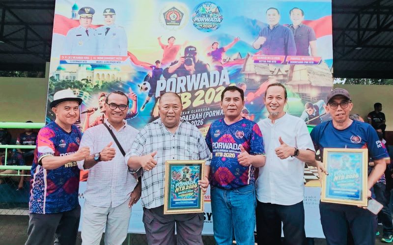 Ketua PWI NTB, Sejumlah wartawan senior, dewan juri, dan mitra PWI NTB menghadiri pengumuman pemenang lomba karya jurnalistik dan fotografi Porwada PWI NTB 2026 di Mataram