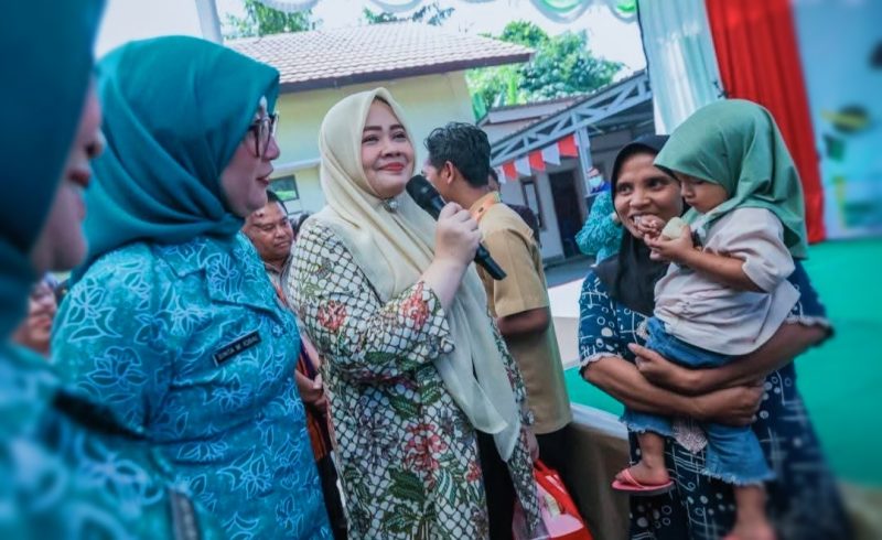 Wakil Gubernur NTB Indah Dhamayanti Putri bersama Ketua TP PKK NTB Sinta M. Iqbal meluncurkan Gerakan Intervensi Serentak Pencegahan dan Percepatan Penurunan Stunting di Desa Lendang Nangka Utara, Kecamatan Masbagik, Kabupaten Lombok Timur.