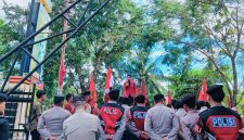 Ketua Umum PC IMM Dompu, Amin Rais, menyampaikan tuntutan organisasi menjelang aksi unjuk rasa di depan Polres Dompu yang mendesak pengusutan tuntas kasus dugaan pengeroyokan di Temba Lae serta pemberantasan jaringan Narkotika.