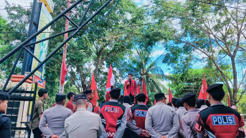 Ketua Umum PC IMM Dompu, Amin Rais, menyampaikan tuntutan organisasi menjelang aksi unjuk rasa di depan Polres Dompu yang mendesak pengusutan tuntas kasus dugaan pengeroyokan di Temba Lae serta pemberantasan jaringan Narkotika.