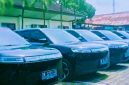Puluhan kendaraan listrik milik Pemerintah Provinsi NTB terparkir di area perkantoran pemerintah. Kendaraan tersebut merupakan bagian dari program sewa kendaraan listrik Tahun Anggaran 2026 yang kini menjadi perhatian publik menyusul adanya laporan masyarakat ke Kejati NTB.