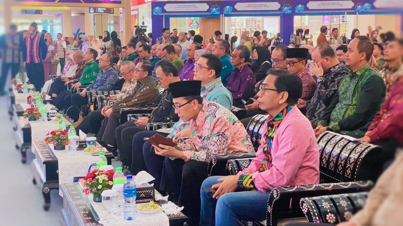 Sekretaris Dinas Diskop UKM NTB Baiq Ayu Juita Mayasari menghadiri Festival Ekonomi Syariah sebagai bentuk apresiasi atas keberhasilan Provinsi NTB meraih lima penghargaan Anugerah Adinata Syariah 2026.