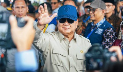 Presiden Prabowo Subianto bersama Gubernur NTB Lalu Muhamad Iqbal saat meresmikan Bendungan Meninting di Lombok Barat dan menyampaikan lima pesan penting bagi pembangunan Nusa Tenggara Barat.