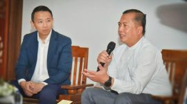 Gubernur NTB Lalu Muhamad Iqbal menyampaikan paparan saat menjadi narasumber dalam Lombok Sustainability Tea Talk 2026 di STP Mataram. Dalam forum tersebut, Gubernur menegaskan arah baru pembangunan pariwisata NTB yang berfokus pada quality tourism berbasis keberlanjutan.