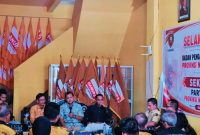 Ketua Bawaslu Provinsi NTB Itratip bersama jajaran Bawaslu dan pengurus DPD Partai Hanura NTB saat menggelar Konsolidasi Demokrasi di Mataram untuk memperkuat sinergi dan membahas persiapan menuju Pemilu 2029.