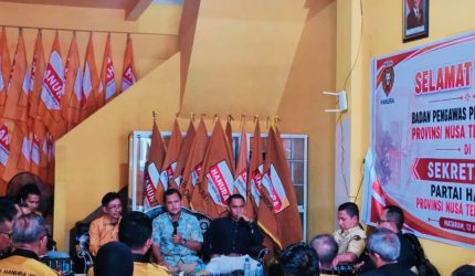 Ketua Bawaslu NTB Itratip berdialog dengan pengurus DPD Partai Hanura NTB dalam Konsolidasi Demokrasi membahas pemutakhiran data partai politik dan persiapan Pemilu 2029.