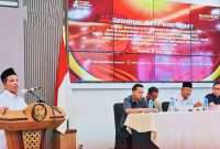 Anggota KPU Provinsi NTB Mastur bersama jajaran KPU Lombok Timur dan Kementerian Agama Kabupaten Lombok Timur saat Seminar dan Penetapan Modul Kokurikuler Generasi Demokrasi (Gen D) bagi Madrasah Aliyah di Lombok Timur.
