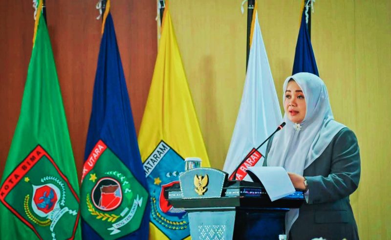 Wakil Gubernur NTB Hj. Indah Dhamayanti Putri menyampaikan pidato pengantar Rancangan Kebijakan Umum Anggaran (KUA) dan Prioritas Plafon Anggaran Sementara (PPAS) APBD Tahun Anggaran 2027 dalam Rapat Paripurna DPRD Provinsi NTB di Ruang Rapat Tambora, Kantor Gubernur NTB, Mataram, Selasa (14/7).