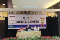 Ketua KONI NTB H. Mori Hanafi menyampaikan proyeksi dampak ekonomi Porprov XII NTB 2026 yang diperkirakan mencapai Rp100 miliar dengan okupansi sekitar 4.200 kamar hotel saat konferensi pers di Media Center Porprov XII NTB, Hotel Grand Madani, Mataram.