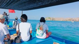 Dewan juri PSOI NTB melakukan penilaian saat para atlet bertanding pada cabang olahraga selancar Porprov XII NTB 2026 di Pantai Tanjung Aan dan Pantai Seger, Lombok Tengah.
