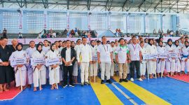 Ketua Umum KONI NTB H. Mori Hanafi bersama Ketua Persaudaraan Shorinji Kempo Indonesia (Perkemi) NTB
Assoc. Prof. Dr. Syamsuriansyah,  Petinggi  Kampus UNBIM dan jajaran panitia saat membuka pertandingan cabang olahraga Shorinji Kempo Porprov XII NTB 2026 di GOR 17 Desember Turida, Kota Mataram.