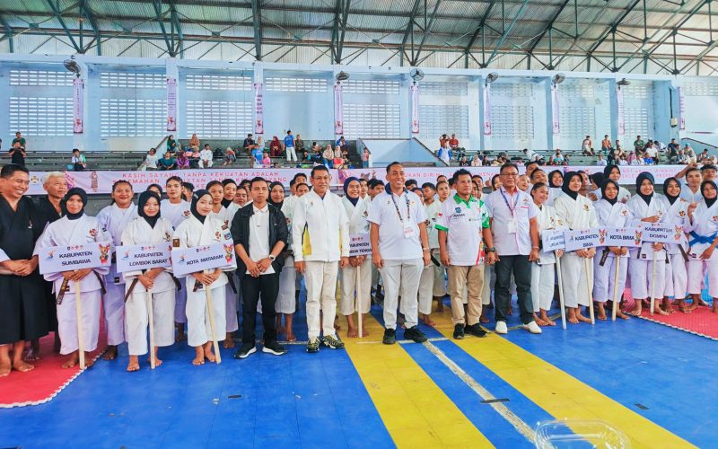 Ketua Umum KONI NTB H. Mori Hanafi bersama Ketua Persaudaraan Shorinji Kempo Indonesia (Perkemi) NTB
Assoc. Prof. Dr. Syamsuriansyah,  Petinggi  Kampus UNBIM dan jajaran panitia saat membuka pertandingan cabang olahraga Shorinji Kempo Porprov XII NTB 2026 di GOR 17 Desember Turida, Kota Mataram.