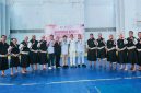 Ketua Umum Persaudaraan Shorinji Kempo Indonesia (PERKEMI) NTB Assoc. Prof. Dr. Syamsuriansyah, M.M., M.Kes., Ketua Umum KONI NTB H. Mori Hanafi, S.E., jajaran pimpinan Universitas Bima Internasional MFH (UNBIM), serta dewan juri dan Wasit berfoto bersama usai pembukaan pertandingan cabang olahraga Shorinji Kempo pada Pekan Olahraga Provinsi (Porprov) XII NTB 2026 di GOR 17 Desember Turida, Kota Mataram.