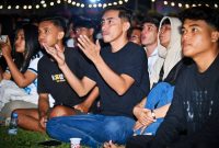 Ribuan masyarakat memadati Halaman Bumi Gora, Kantor Gubernur NTB, saat mengikuti nonton bareng (nobar) Final Piala Dunia FIFA 2026 yang digelar Pemerintah Provinsi NTB dalam suasana aman, tertib, dan penuh kebersamaan.