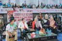 Ketua Umum Pengurus Provinsi Persaudaraan Shorinji Kempo Indonesia (PERKEMI) NTB, Assoc. Prof. Dr. Syamsuriansyah, berdiskusi dengan Wakil Gubernur NTB Hj. Indah Dhamayanti Putri, didampingi jajaran Dinas Pemuda dan Olahraga (Dispora) NTB serta KONI NTB, di sela pelaksanaan pertandingan Shorinji Kempo Porprov XII NTB 2026.
