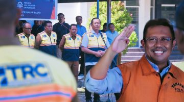 Gubernur NTB Dr. H. Lalu Muhamad Iqbal menyampaikan sikap resmi Pemerintah Provinsi NTB melalui Juru Bicara Pemprov NTB, Dr. H. Ahsanul Khalik, terkait kepastian roda pemerintahan dan pelayanan publik di Kabupaten Lombok Barat tetap berjalan pascapenetapan Bupati Lombok Barat sebagai tersangka KPK.