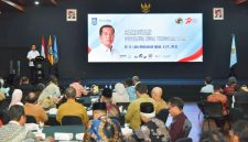 Gubernur NTB Dr. H. Lalu Muhamad Iqbal bersama pengurus DEKOPINWIL NTB dan para tamu undangan usai pelantikan Pengurus DEKOPINWIL NTB Periode 2025-2030 di Aula Bank NTB Syariah, Mataram.
