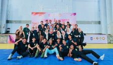 Ketua Panitia Syahrul bersama anggota Panitia, Pengurus Provinsi Persaudaraan Shorinji Kempo Indonesia (PERKEMI) NTB, dan jajaran wasit berfoto bersama usai penutupan cabang olahraga Shorinji Kempo pada Pekan Olahraga Provinsi (Porprov) XII NTB 2026 di Lombok Tengah, Rabu (22/7/2026).