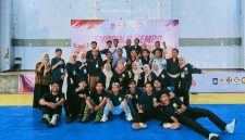 Ketua Panitia beserta anggota panitia, Pengurus Provinsi Persaudaraan Shorinji Kempo Indonesia (PERKEMI) NTB, dan jajaran wasit berfoto bersama usai sukses menyelenggarakan cabang olahraga Shorinji Kempo pada Pekan Olahraga Provinsi (Porprov) XII NTB 2026 di Kabupaten Lombok Tengah, Rabu (22/7/2026).
