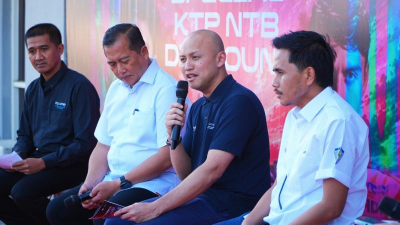 Vice Chairman MotoGP Indonesia Ananda Mikola bersama jajaran MGPA saat memberikan keterangan terkait persiapan MotoGP Mandalika 2026 di Sirkuit Mandalika, Lombok Tengah.