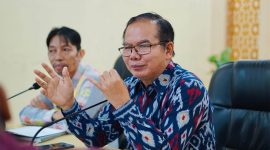 Kepala BRIDA Provinsi NTB, I Gede Putu Aryadi, memimpin Rapat Tim Evaluasi Riset dan Inovasi Daerah dalam rangka mematangkan pelaksanaan Sayembara Riset dan Inovasi Peneliti Muda NTB Tahun 2026 di Aula BRIDA NTB.