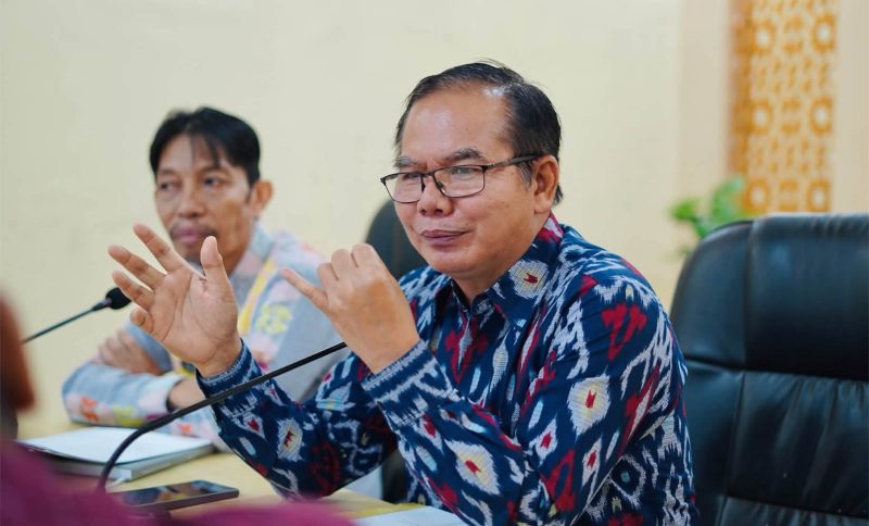 Kepala BRIDA Provinsi NTB, I Gede Putu Aryadi, memimpin Rapat Tim Evaluasi Riset dan Inovasi Daerah dalam rangka mematangkan pelaksanaan Sayembara Riset dan Inovasi Peneliti Muda NTB Tahun 2026 di Aula BRIDA NTB.
