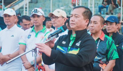 Gubernur NTB Lalu Muhamad Iqbal menutup resmi Porprov XII NTB 2026 di GOR Turide Mataram sebagai langkah awal menuju PON 2028.