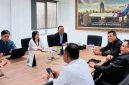 Bupati Sumbawa Ir. H. Syarafuddin Jarot bersama jajaran Pemerintah Kabupaten Sumbawa saat melakukan audiensi dengan manajemen PT NAM Air di Jakarta membahas peluang pembukaan rute penerbangan menuju Bandara Sultan Muhammad Kaharuddin III Sumbawa.