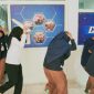 Pegawai KPU Provinsi NTB melakukan Evakuasi keluar gedung saat Alarm darurat berbunyi dalam simulasi kebakaran yang digelar sebagai upaya meningkatkan kesiapsiagaan menghadapi keadaan Darurat.