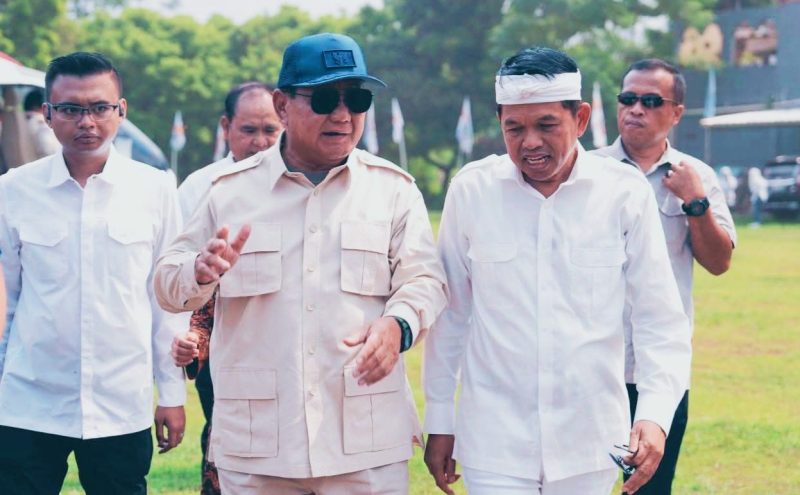 Presiden Prabowo Subianto didampingi Gubernur Jawa Barat Dedi Mulyadi saat melakukan kunjungan kerja.
