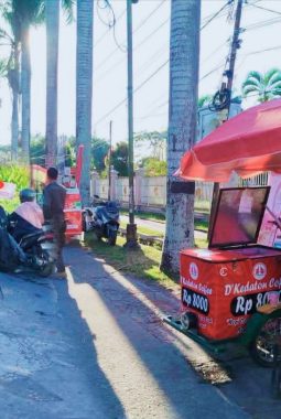 Cari Makan di Pinggir Jalan Berujung Penertiban, Manusia Silver dan Pedagang Kopi Ditindak di Loteng