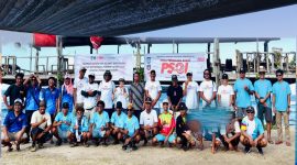 Ketua PSOI NTB Nubaya Sari bersama atlet, ofisial, dan peserta cabang olahraga selancar saat pembukaan pertandingan PSOI Porprov XII NTB 2026 di Pantai Tanjung Aan, Lombok Tengah.