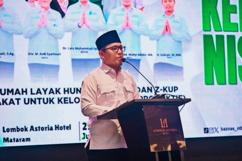 Ketua BAZNAS Provinsi NTB, Lalu Muhammad Iqbal Murad, memaparkan capaian Zakat Produktif yang meningkat 427 persen pada Rakernis Pemberdayaan Rumah Layak Huni dan Zakat Kelompok Usaha Produktif BAZNAS NTB di Hotel Lombok Astoria, Mataram.