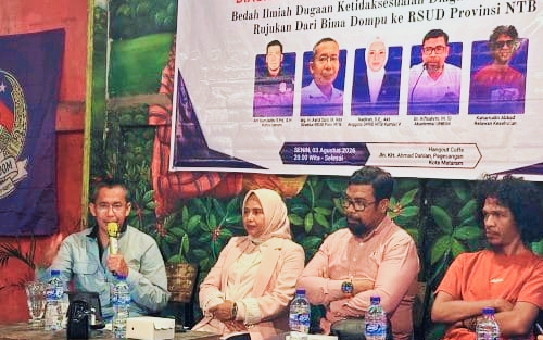 Direktur RSUD Provinsi NTB dr. Asrul Sani Memaparkan Data 309.104 Pasien Rujukan Sepanjangan 2025 dalam dialog Publik GAKADA Pulau Lombok di Kota Mataram, Senin (3/8/2026).