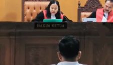 Majelis Hakim Pengadilan Tindak Pidana Korupsi (Tipikor) Mataram membacakan Putusan terhadap Hamdan Kasim, Indra Jaya Usman, dan Muhammad Nashib Ikroman alias Acip dalam perkara dugaan Gratifikasi yang berkaitan dengan Program Desa Berdaya di Pengadilan Tipikor Negeri Mataram, Rabu (5/8/2026).