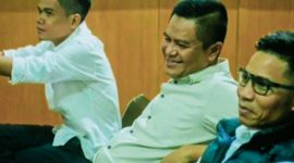 Anggota DPRD NTB Hamdan Kasim, Indra Jaya Usman, dan Muhammad Nashib Ikroman alias Acip mengikuti persidangan pembacaan putusan di Pengadilan Tindak Pidana Korupsi (Tipikor) Mataram, Rabu (5/8/2026), sebelum majelis hakim menjatuhkan vonis bebas dalam perkara dugaan gratifikasi yang berkaitan dengan Program Desa Berdaya.