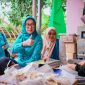 Ketua TP PKK Provinsi NTB Sinta M. Iqbal Saat Mengunjungi Usaha Pengolahan Kemiri PT Muznah Kemiri Lombok di Desa Aik Bukak, Kecamatan Batukliang, Lombok Tengah.