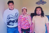 Terduga Pelaku Bersama Jajaran Kepolisian Resor (Polres) Dompu dalam Penanganan Dugaan Pencabulan Anak di Kabupaten Dompu.
