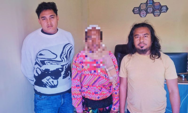 Terduga Pelaku Bersama Jajaran Kepolisian Resor (Polres) Dompu dalam Penanganan Dugaan Pencabulan Anak di Kabupaten Dompu.