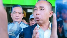 Mori Hanafi Saat Menyampaikan tanggapan Terkait Wacana Gubernur NTB Lalu Muhamad Iqbal ikut dalam Bursa Pencalonan Ketua KONI NTB Periode 2026-2030.