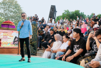 Pimpinan DPRD NTB Lalu Wirajaya Saat Menyampaikan Sambutan di Pertunjukan Seni dan Budaya NTB di Jakarta.