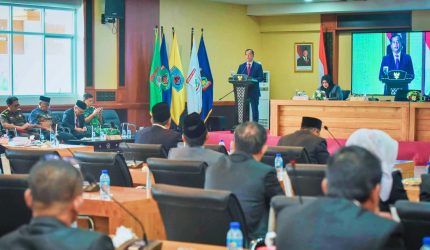 Gubernur NTB Lalu Muhamad Iqbal saat membahas APBD NTB 2027 dalam Rapat Paripurna DPRD NTB