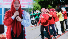 Wakil Gubernur NTB Indah Dhamayanti Putri Membuka Lomba Olahraga Tradisional Antar-OPD Dalam Rangkaian HUT ke-81 Republik Indonesia di Mataram.