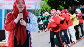 Wakil Gubernur NTB Indah Dhamayanti Putri Membuka Lomba Olahraga Tradisional Antar-OPD Dalam Rangkaian HUT ke-81 Republik Indonesia di Mataram.