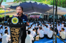 Ketua Panitia PKKMB FHISIP Unram 2026 saat Pembukaan, di hadapan Ratusan Mahasiswa Baru yang Mengikuti Rangkaian Kegiatan PKKMB di Lingkungan Universitas Mataram.