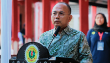 Dekan FHISIP Universitas Mataram Dr. Lalu Wira Pria Suhartana Saat Memberikan Sambutan Dalam Kegiatan PKKMB FHISIP Unram Tahun Akademik 2026/2027.
