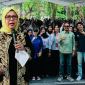 Ketua IKA Unram Sekaligus Ketua DPRD NTB Hj Baiq Isvie Rupaeda Saat Berbagi Pengalaman dan Motivasi Kepada Mahasiswa Baru FHISIP Universitas Mataram.